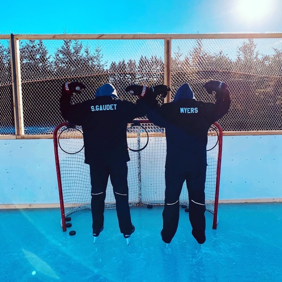 Meet your Posher, Jade - Picture 1 of 1